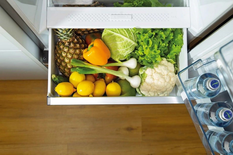 Gorenje NRK620CA2XL4 jääkaappi-pakastin Vapaasti seisova